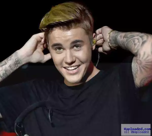 OMG! Justin Bieber Falls Off Stage During Concert - Watch VIDEO!
